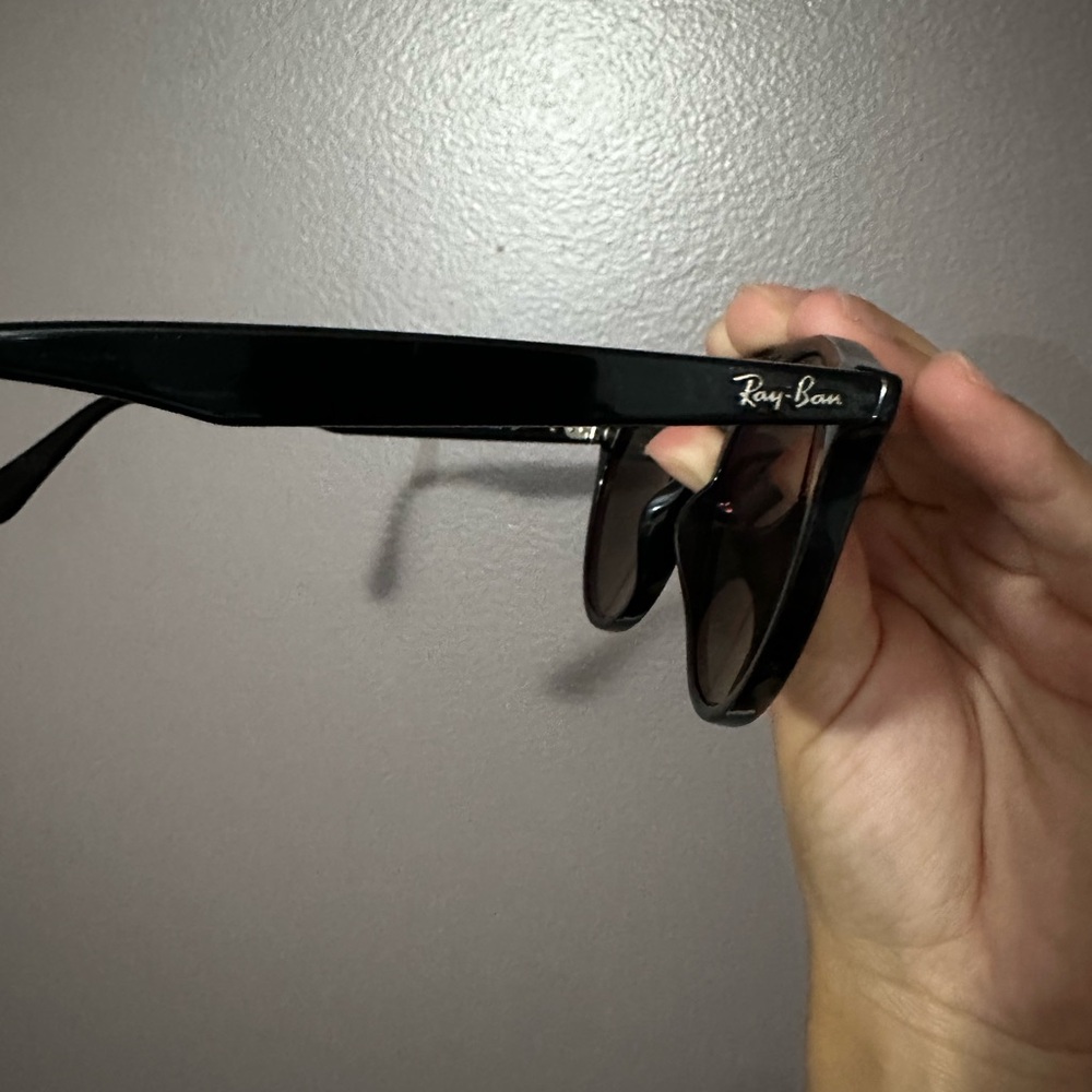 Ray-Ban Black Round Double Bridge Sunglasses - Picture 5 of 8